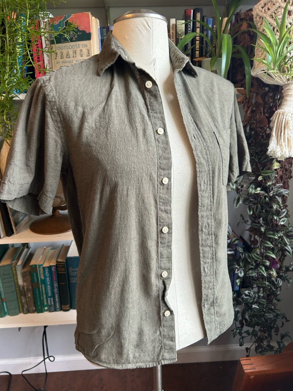 H&M Olive Button-Down Short Sleeve Shirt